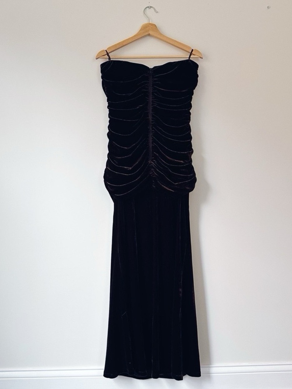 NEW Bardot Elvira Velvet Maxi Dress in Chocolate - Picture 13 of 16